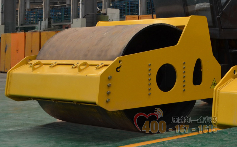 SL12TZ型拖式振動(dòng)壓路機(jī)